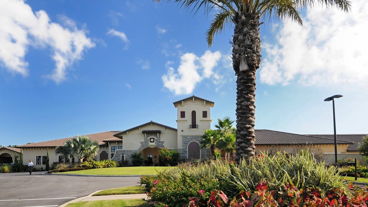 Bradenton Condo | Golf, Lake, Paradise!