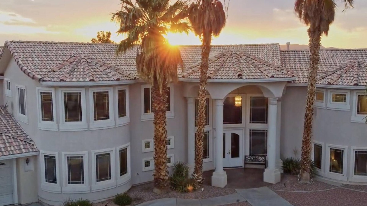 Mesquite House | Golf Mansion 7BR 12 Beds Luxe 7 Golf Courses within 3 Miles