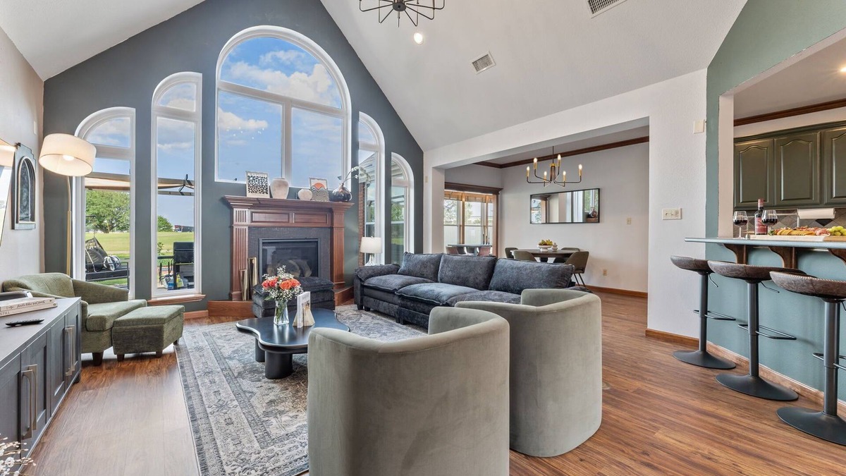 Lakeview  Jefferson County House | Golf-Side Luxe Escape Sleeps 13 Hot Tub & Theater