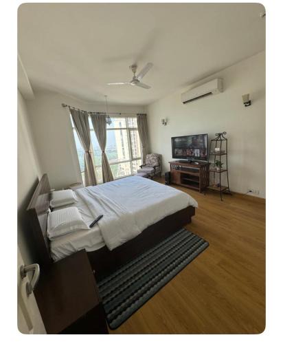 Jaypee Greens Apartment | Golf view paradise : luxurious 3 bhk flat