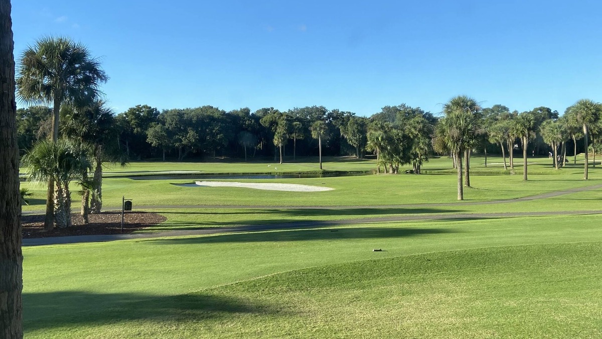 Oak Grove Condo | Golf views on 4th tee box. Close drive to beach. Clean linens provided for fee.