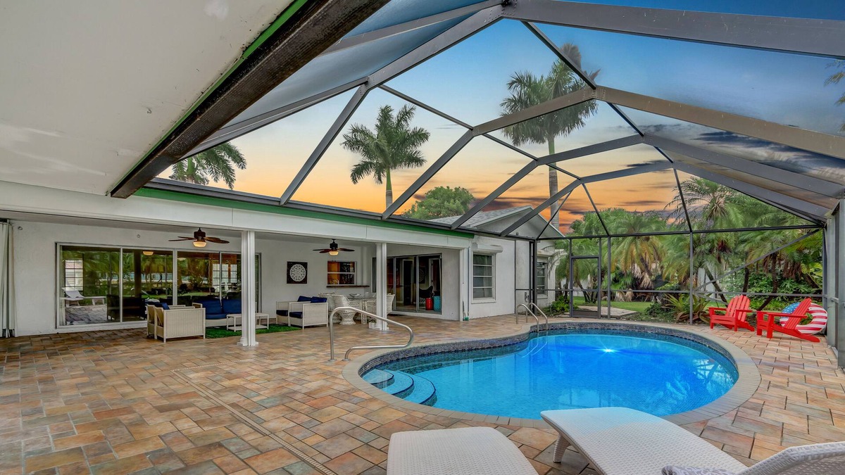 Weston House | Golfview 2 - lakeside & private pool