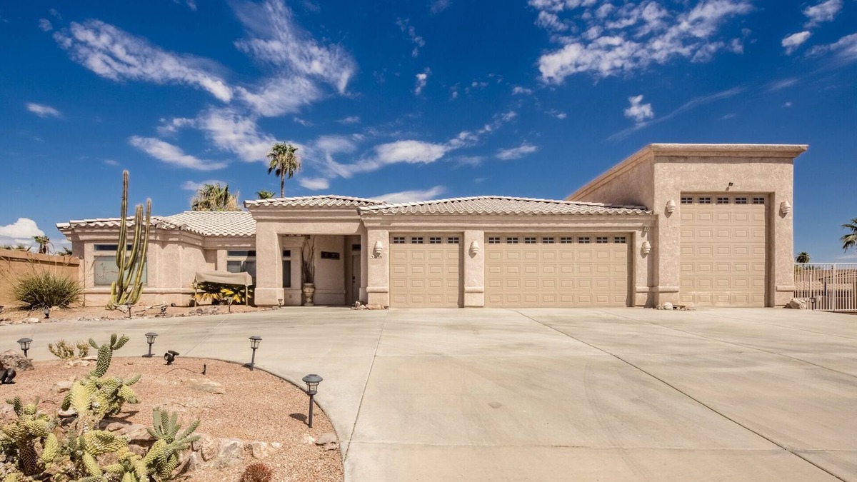 Crestline House | good home must visit. Confirm dates before visiting