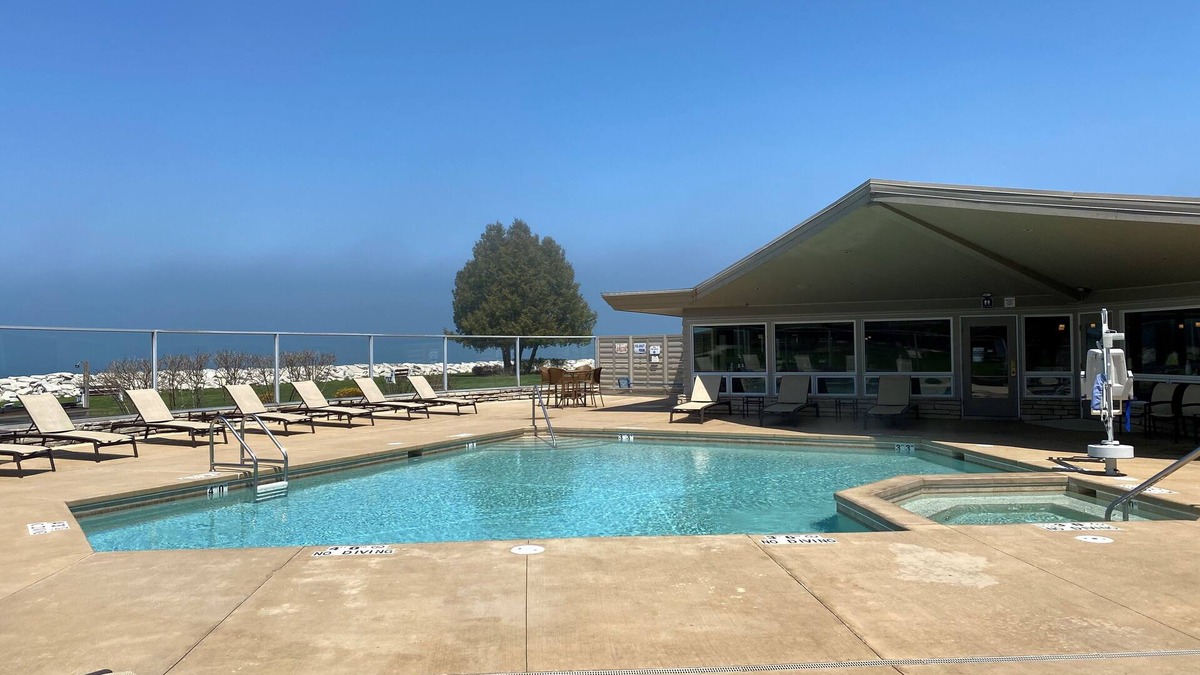 Baileys Harbor Hotel | Gordon Lodge