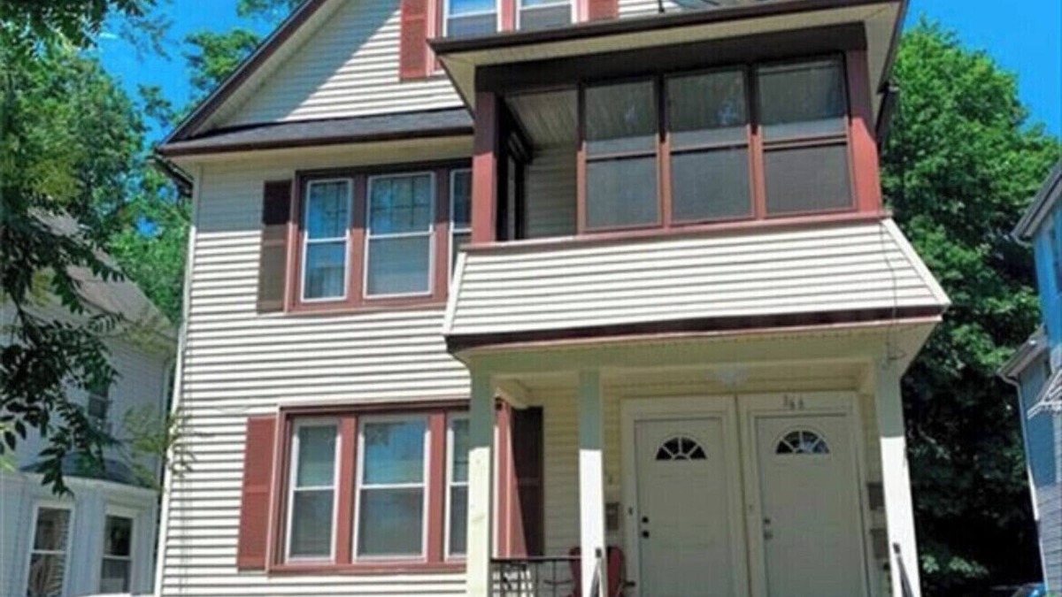 West New Haven House | Gorgeous 1st Floor Westville Apartment