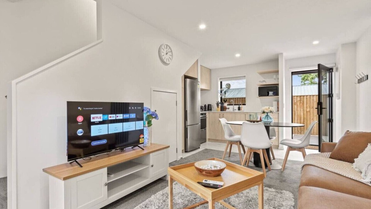 Henderson House | Gorgeous 2 Bed Henderson Stay