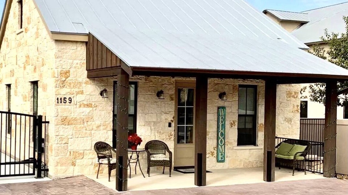 Gruene House | Gorgeous 2 bedroom Casita on the Guadalupe River walking distance from Gruene.