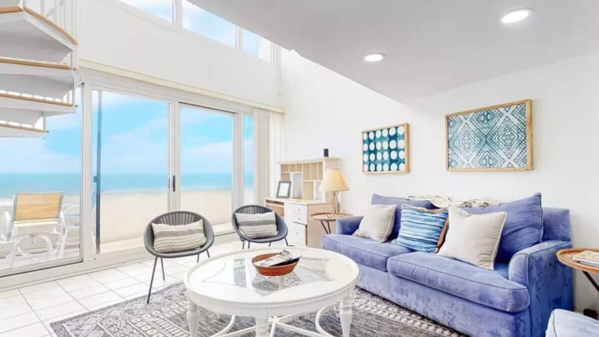 Little Salisbury House | ⭐️Gorgeous 2 Story Oceanfront Penthouse Heated Pool Sauna⭐️
