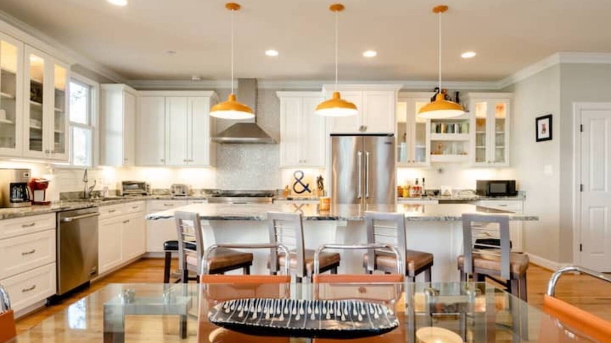 Church Hill House | Gorgeous 3 BD Home in Churchill, completely modern inside! Chimborazo Park