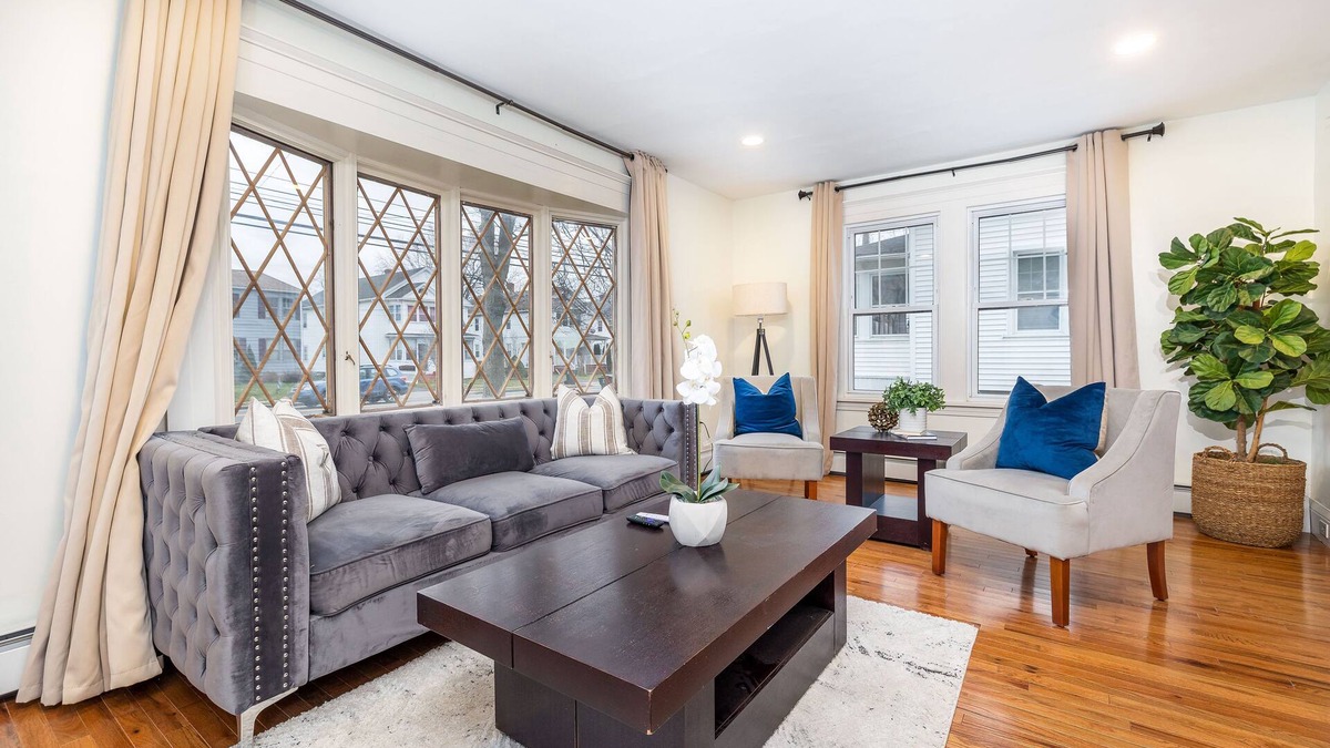 West Hartford House | Gorgeous 3 Bedroom House - 9 mins to Hartford, Connecticut
