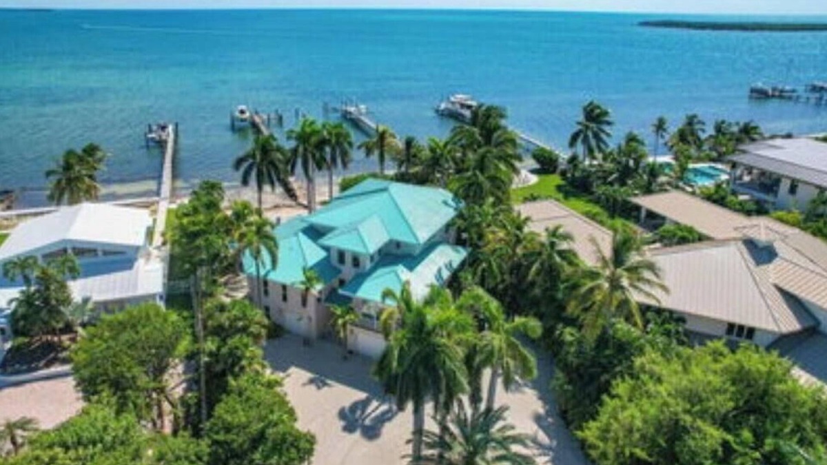 Summerland Key House | Gorgeous 4 Bedroom 3 Bath Open Water Pool Home with great boating