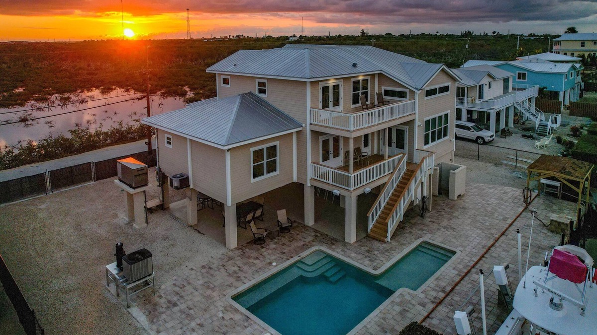 Ramrod Key House | Gorgeous 4 bedroom 5 bath pool home with excellent boating