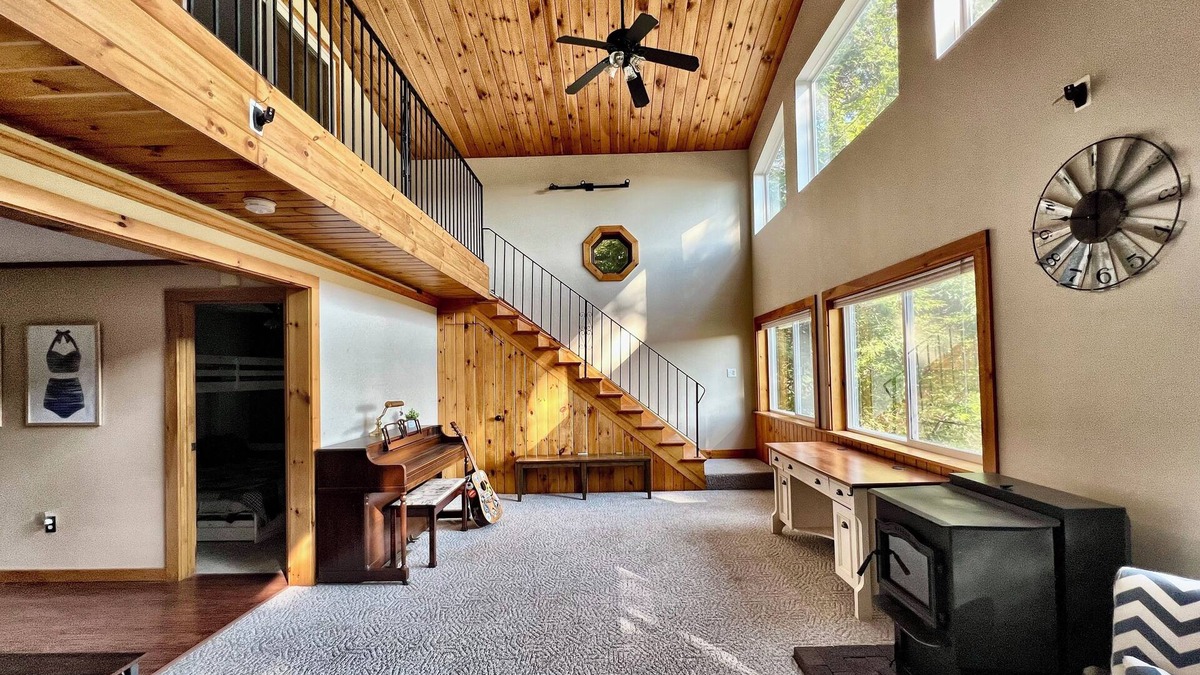 Stoddard House | Gorgeous 4-bedroom house with WiFi in charming Stoddard