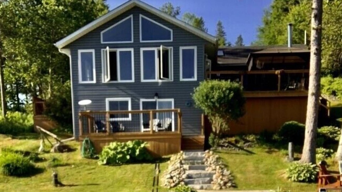 Unorganized Centre Parry Sound Cottage | GORGEOUS 4 Season WATERFRONT Cottage Family Getaway, Sleeps up to 14 w loft apt