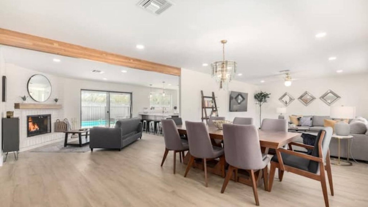 Tucson House | Gorgeous 5 Bedroom/4 Bath Home with Heated Pool!