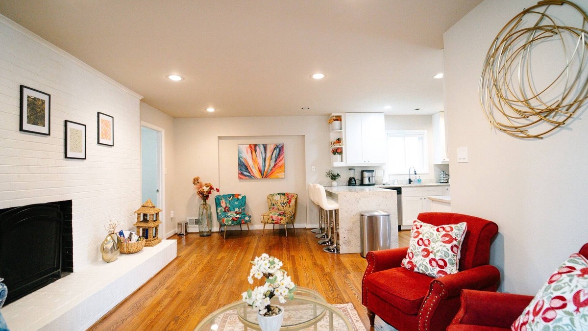 Oxon Hill House | Gorgeous 7BR/3BA Family Home in Maryland!
