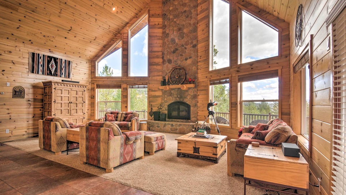 Long Valley Junction Cabin | Gorgeous Alton Cabin w/Deck + Mountain Views