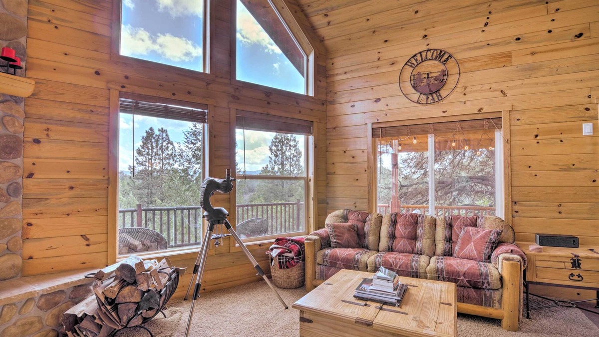 Long Valley Junction Cottage | Gorgeous Alton Cabin w/Deck + Mountain Views