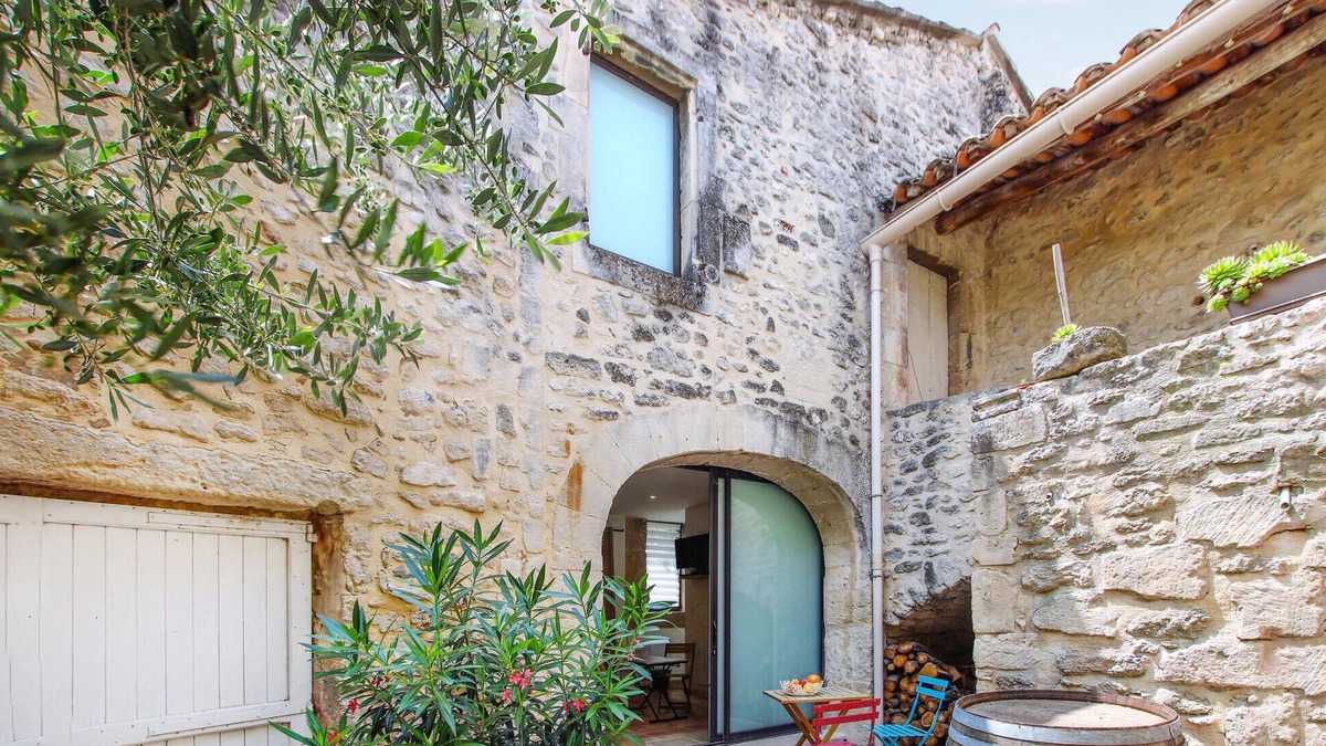 Saint-Restitut Apartment | Gorgeous apartment in St Restitut