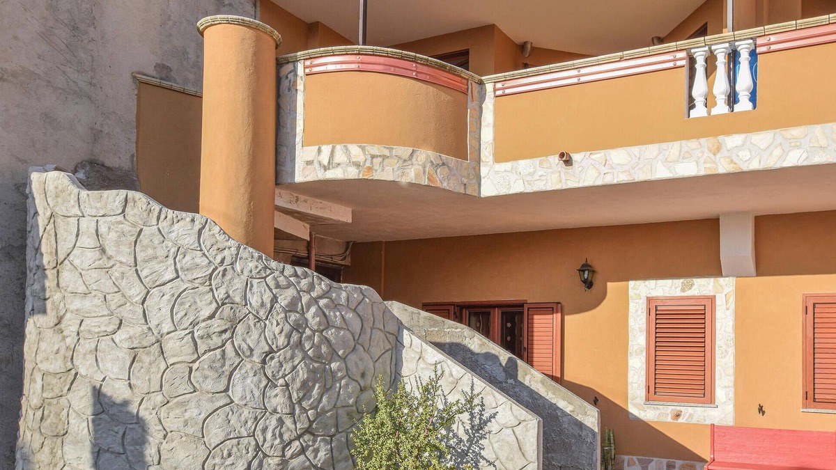 Limbadi Apartment | Gorgeous apartment in Limbadi with WiFi