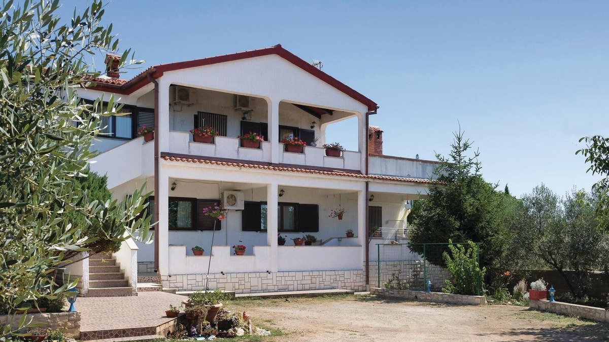 Peruski Apartment | Gorgeous apartment in Peruski with WiFi