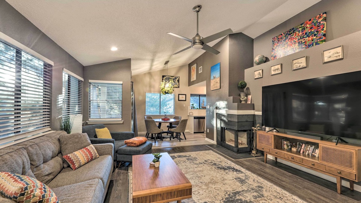 Buckingham Estates House | Gorgeous Austin Getaway w/Fire Pit ~ 8 Mi to Dtwn