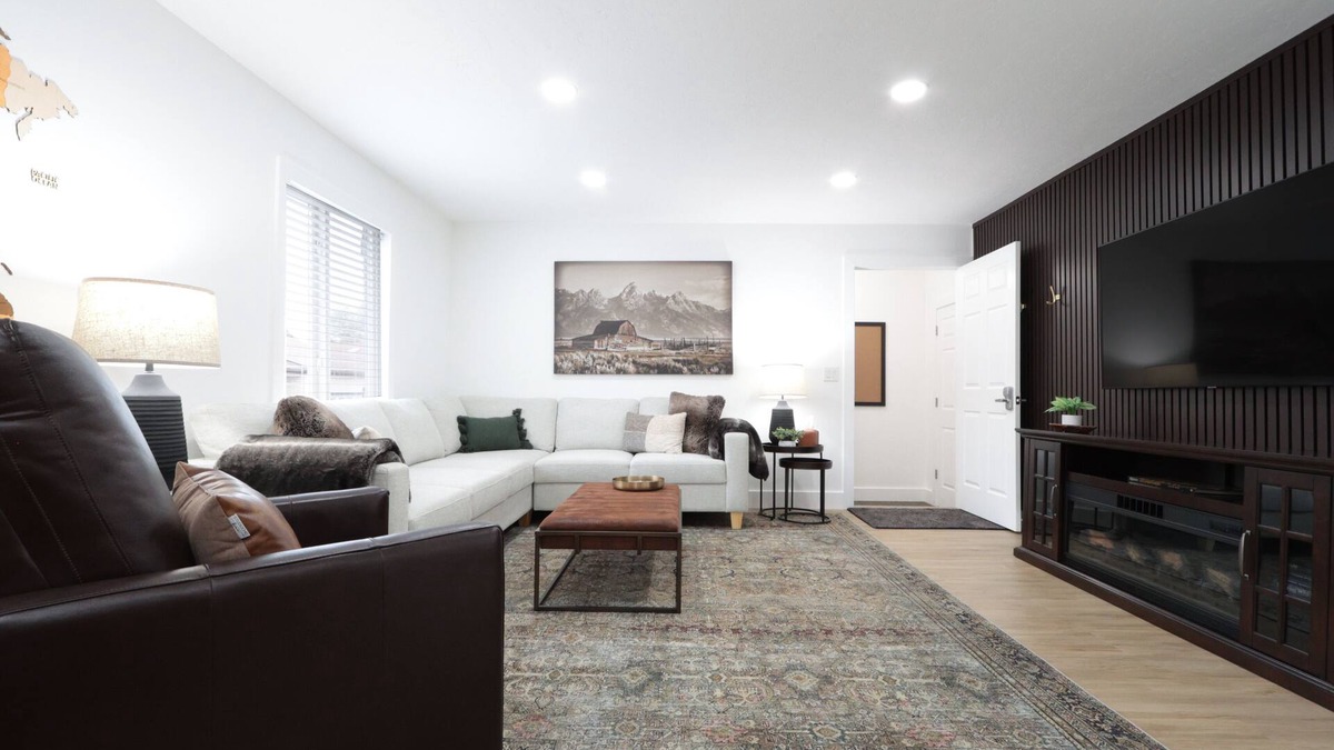 Rexburg Condo | GORGEOUS Autumn Arbor Condo - 2 Blks BYUI, 2 Car Garage, 2 Bed, 2 Bath, Office