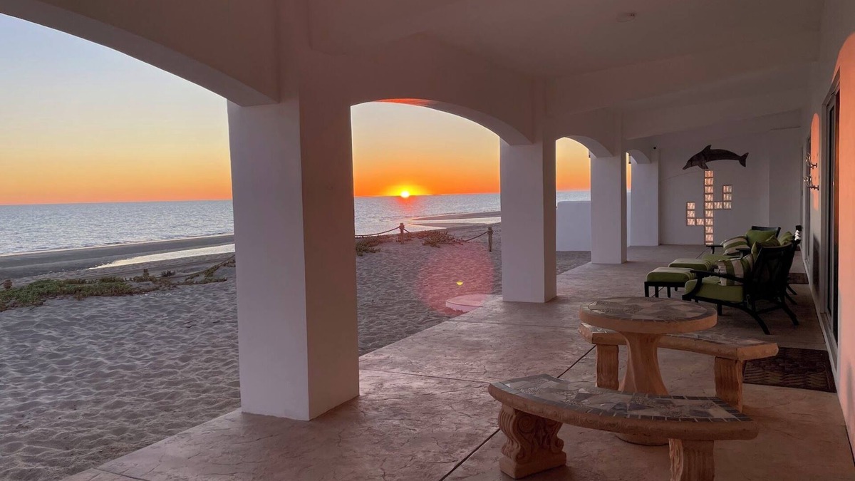 Puerto Penasco House | Gorgeous beachfront 4-bedroom house sleeps up to 16