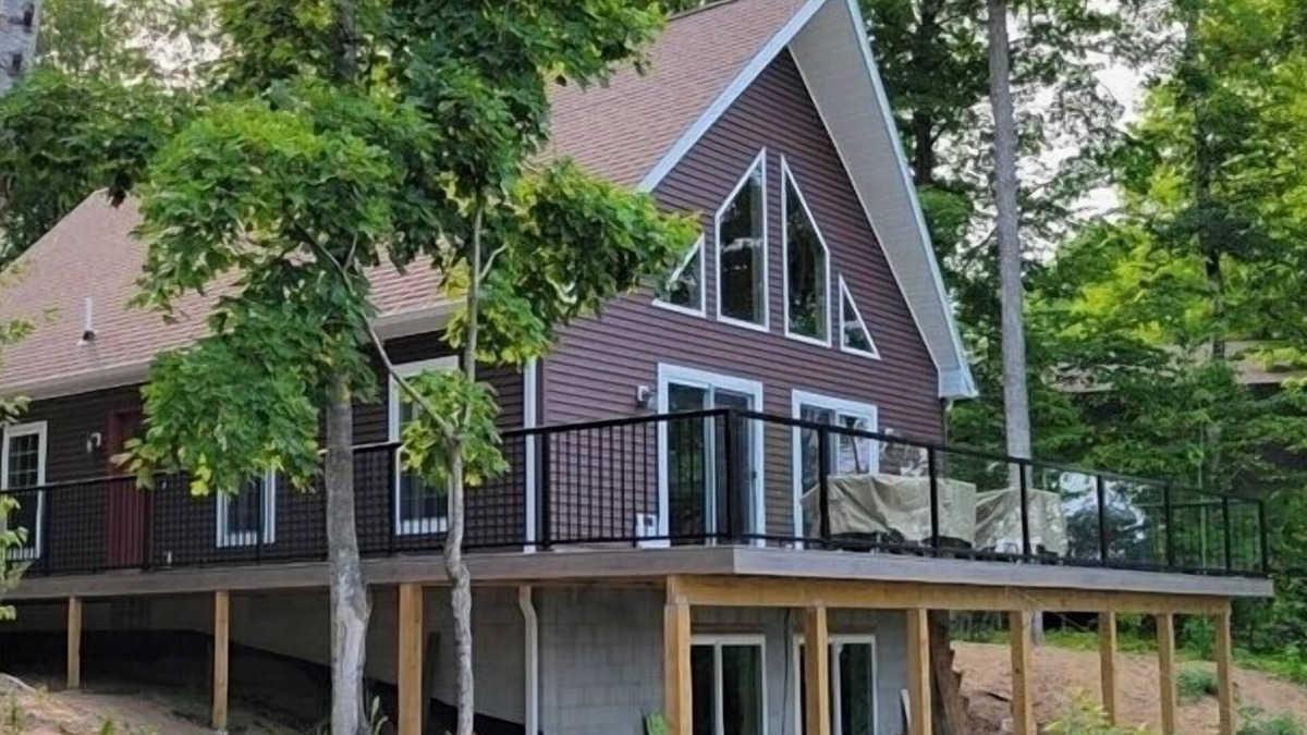 Alanson House | Gorgeous Burt Lake Waterfront Home!