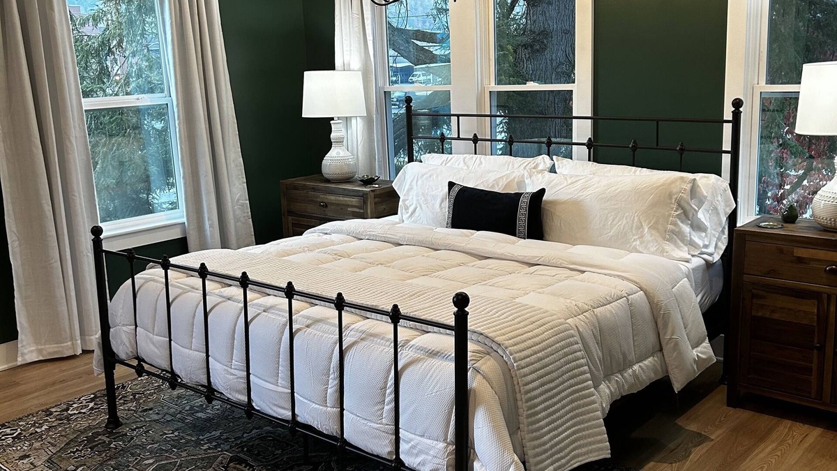 Pikeville House | Gorgeous Carriage House near KYCOM - 30 day min