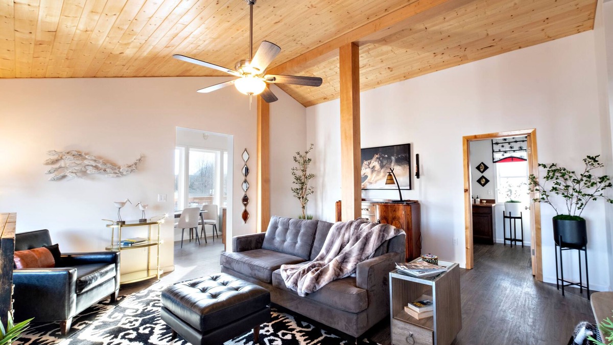 Haines Apartment | Gorgeous Chilkat Tower #3, 2BR Condo, downtown