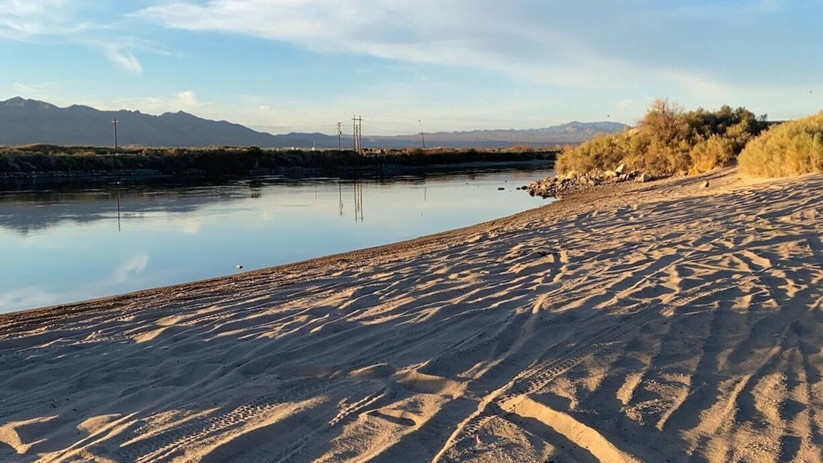 Bullhead City House | GORGEOUS Colorado River Retreat