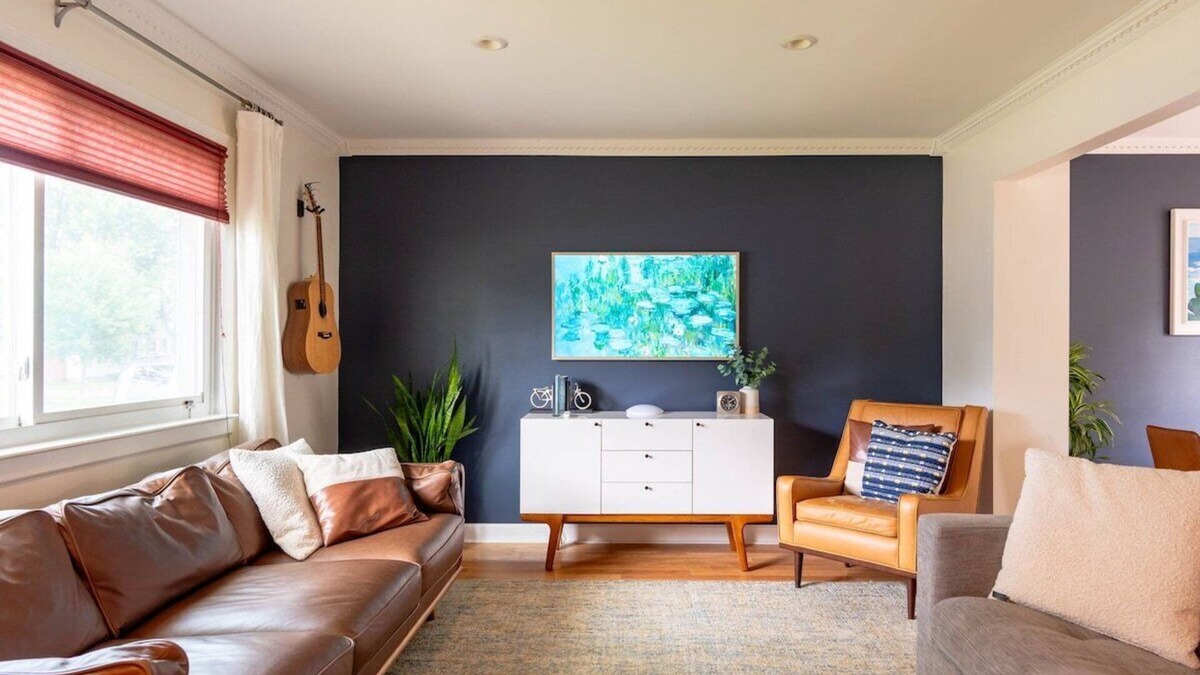 Clawson House | Gorgeous Comfy Downtown Clawson Home