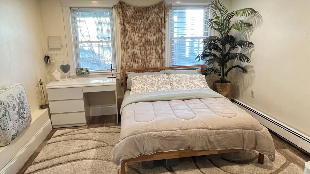 Eagle Hill Apartment | Gorgeous condo in Eastie -15 minutes from Downtown