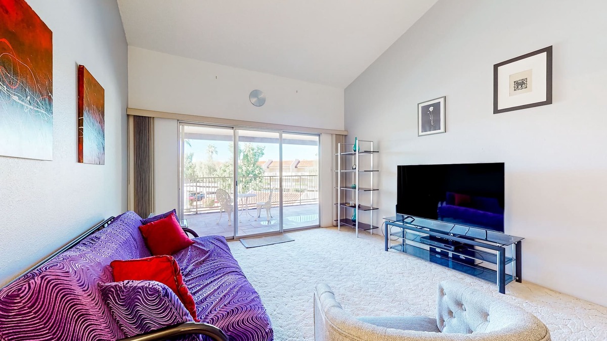 Desert Shores Condo | Gorgeous condo with hot tub, pool, tennis court, & grilling area - lake access