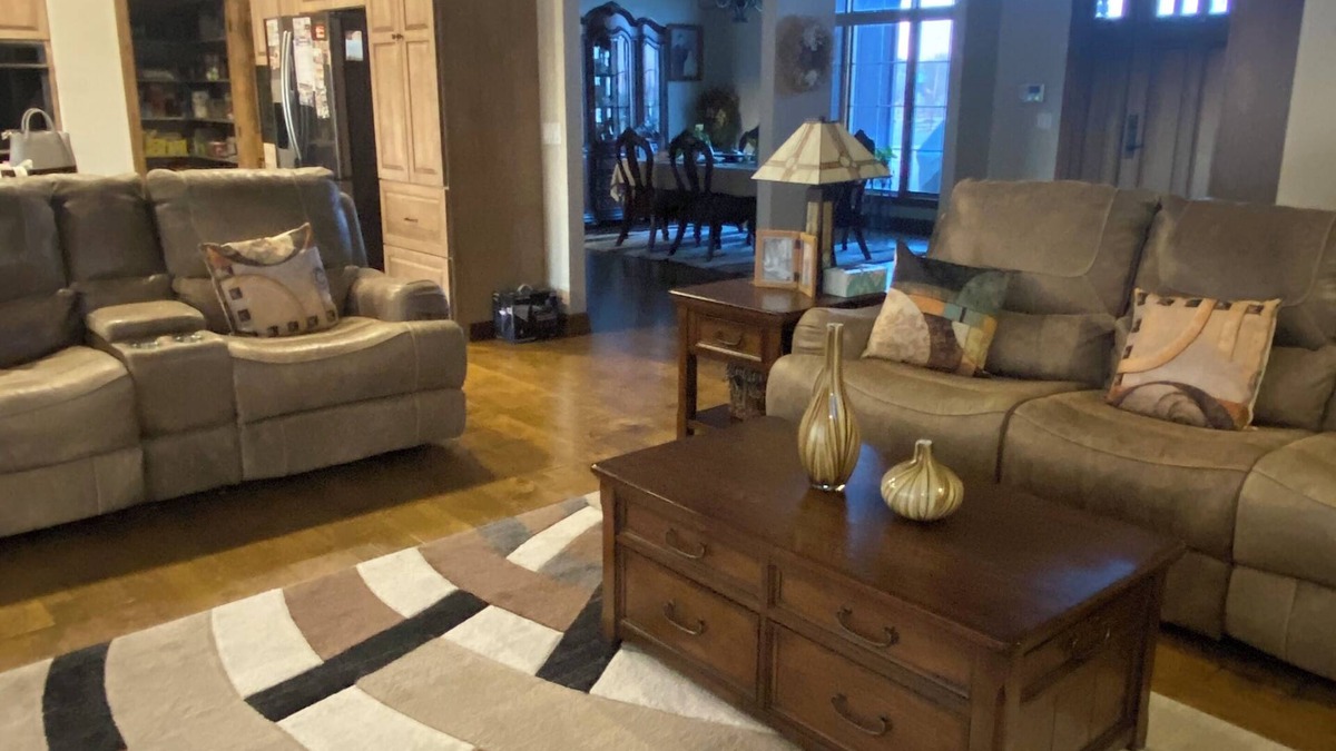Douglas House | Gorgeous Country Home with 3 bedrooms and a theater room!