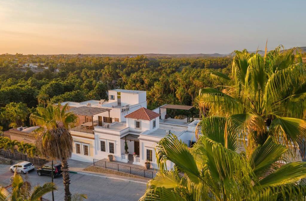 Todos Santos House | Gorgeous Downtown 4BR House with Jacuzzi & Firepit