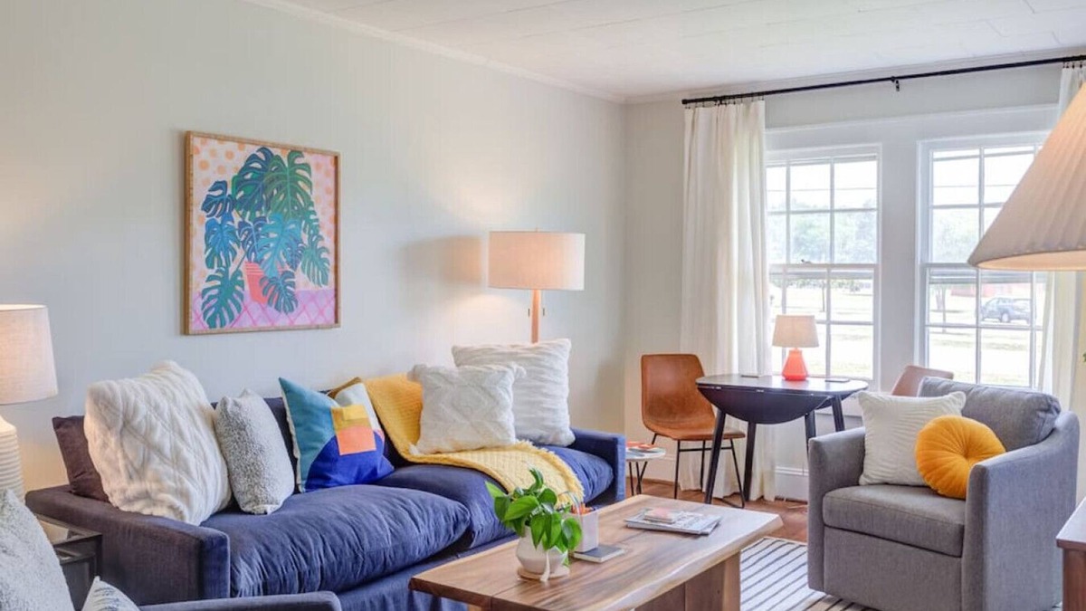 Graham House | Gorgeous duplex home near charming park