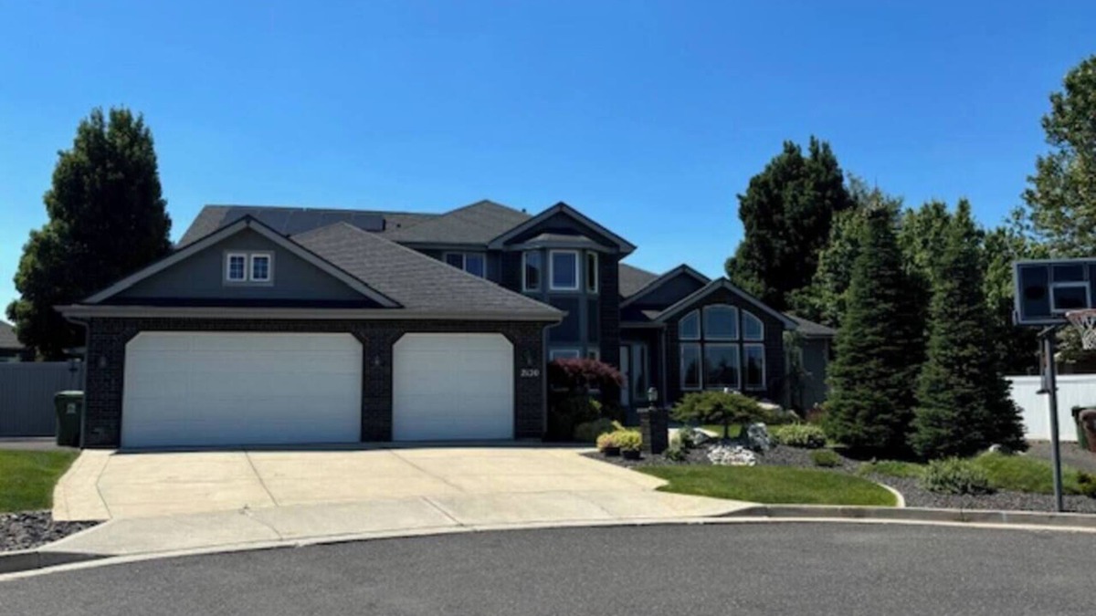Spokane House | Gorgeous executive home