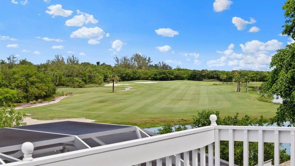 The Dunes House | Gorgeous Fairway Facing Estate with Pool in the Dunes Golf and Country Club