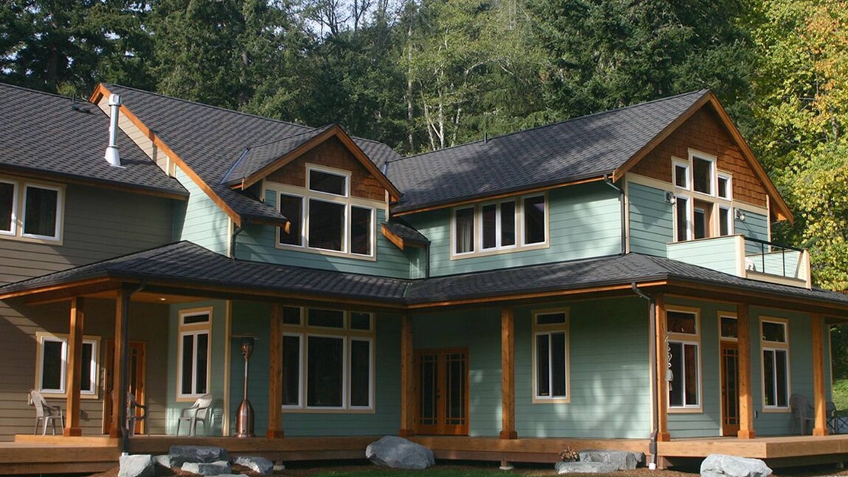 Ashford Cabin | Gorgeous five bedroom home sleeps up to 13 guests. Extensive decks wrap the home, fishing pond, 11 acres with forest, pasture, and abuindance of wildlife.