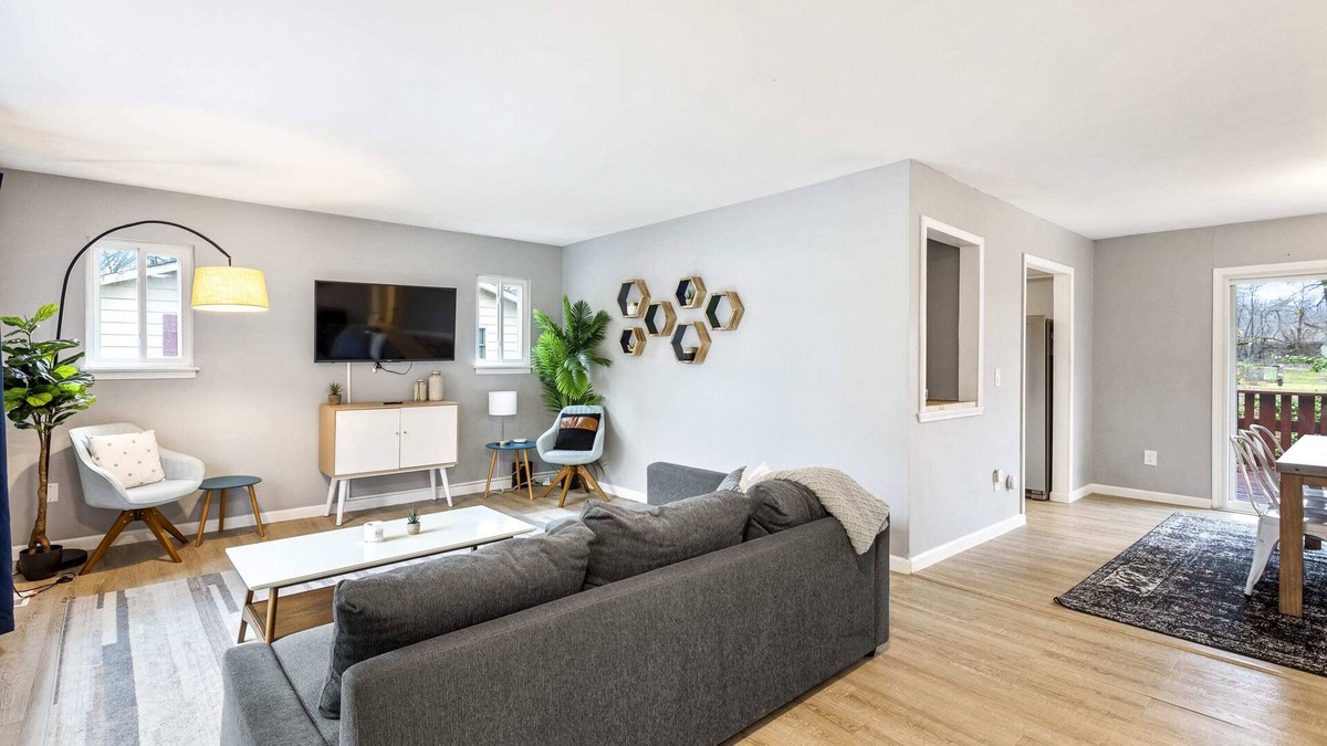 Brighton House | Gorgeous Four Bedroom Secluded Getaway