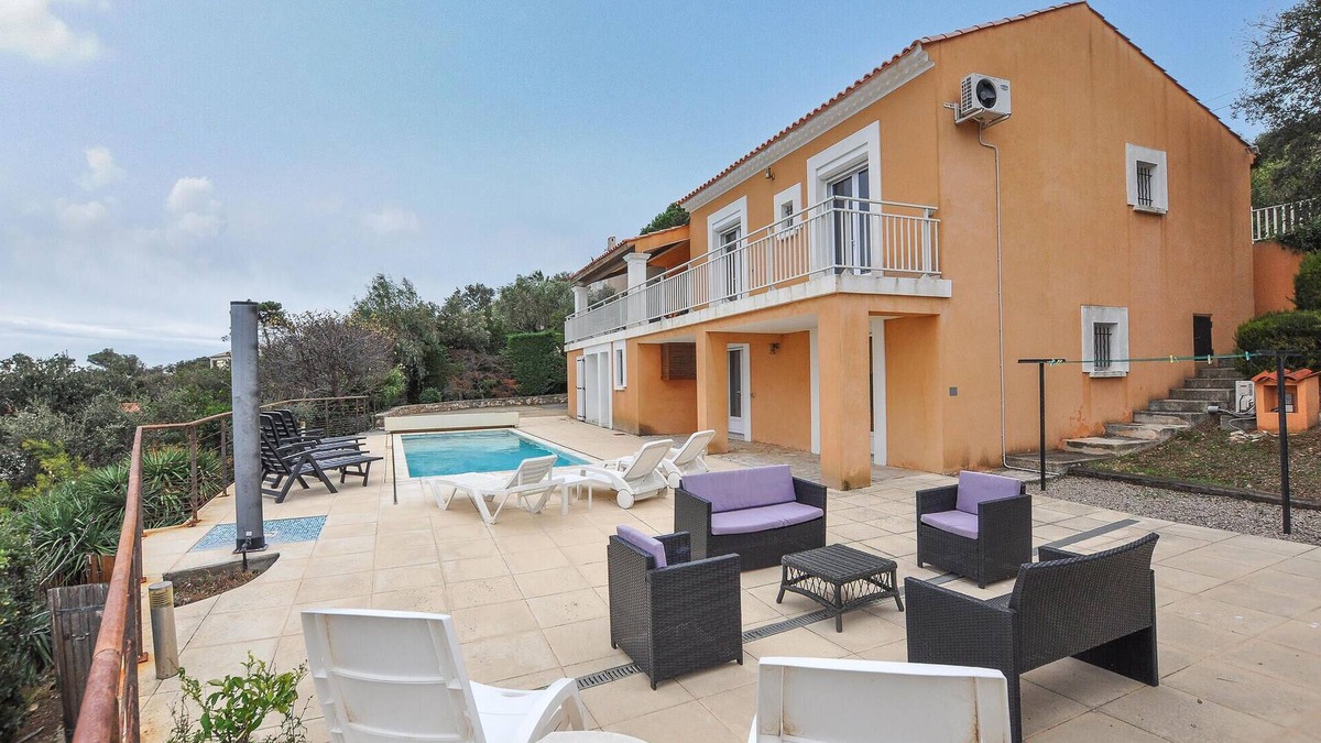 Les Issambres House | Gorgeous home in Roquebrune-sur-Argens