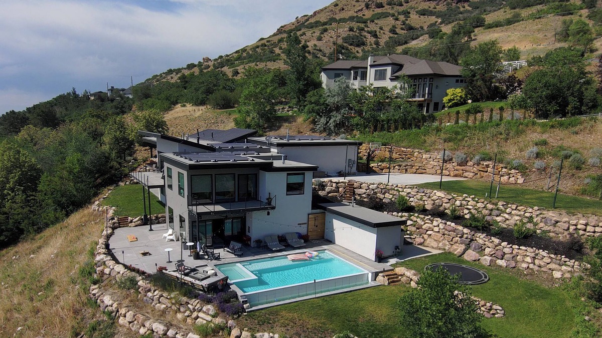 Holladay House | Gorgeous Getaway near SLC & Ski