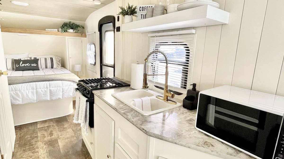 Leeds House | Gorgeous Glamper near Zion National Park! #23