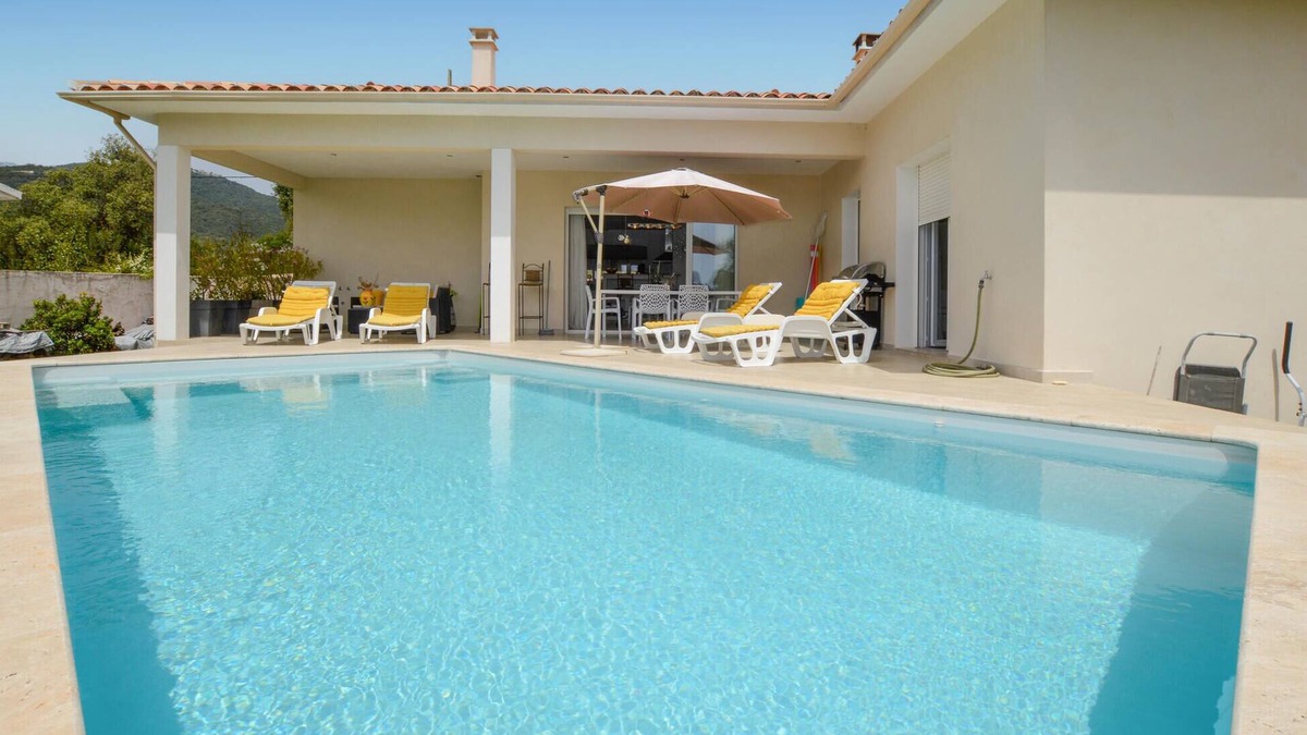 Abbazia House | Gorgeous home in Prunelli di Fiumorbo