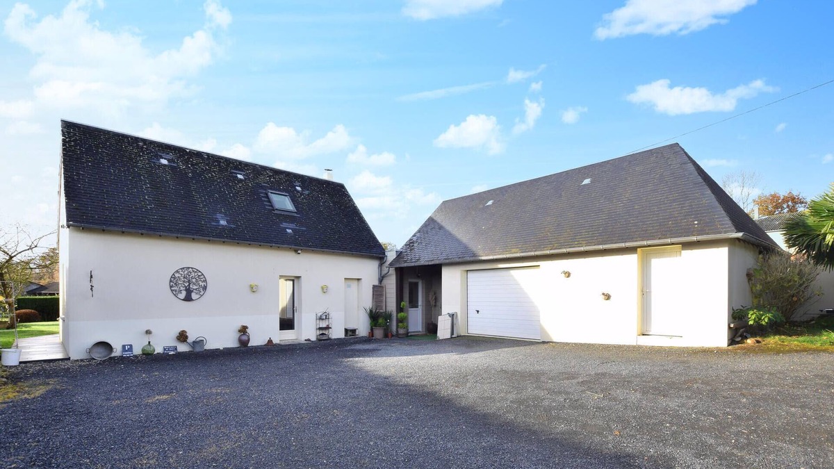 Vaux-sur-Seulles House | Gorgeous home in Esquay-sur-Seulles