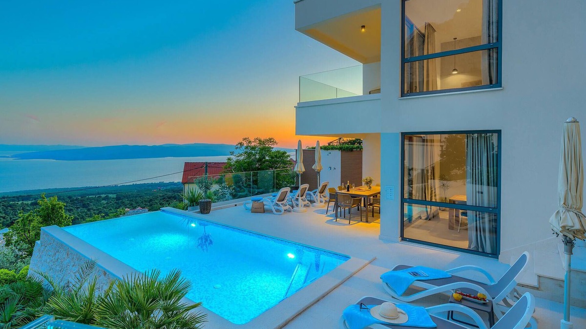 Bast House | Gorgeous home in Baska Voda with WiFi