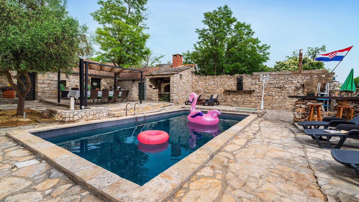 Benkovac House | Gorgeous home in Benkovac