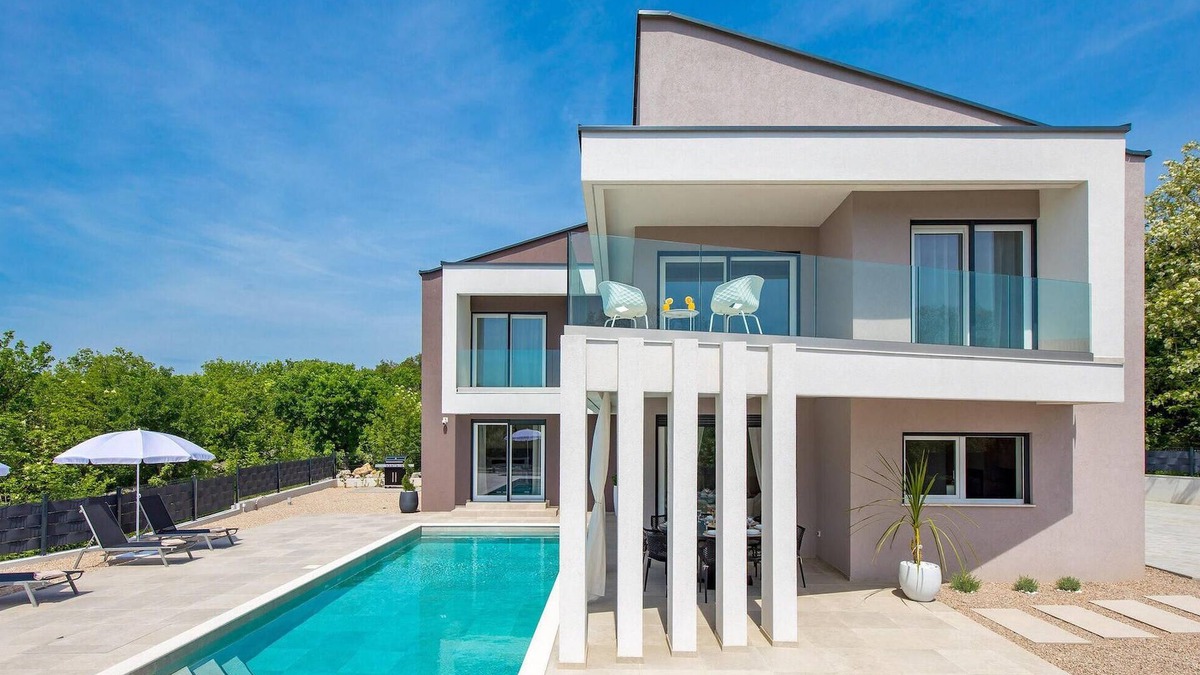 Garica House | Gorgeous home in Garica